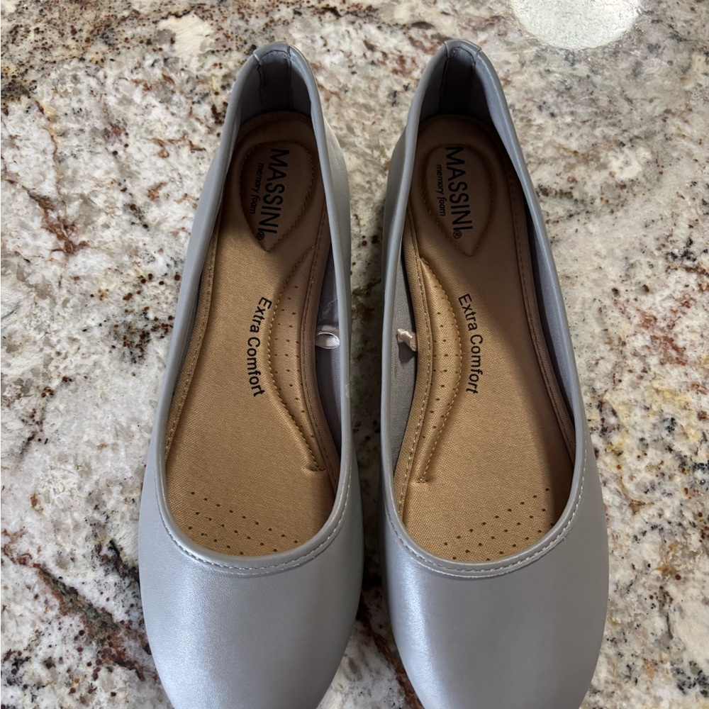 Massini Women's Shiny Silver Loafers